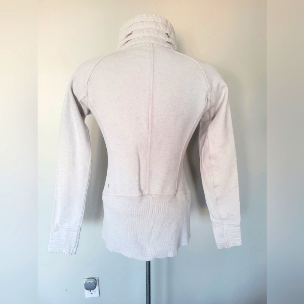 Lululemon Radiant Jacket Size 6 - Picture 9 of 11